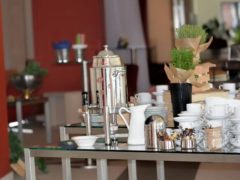 Catering-Buffet für eine große Konferenz